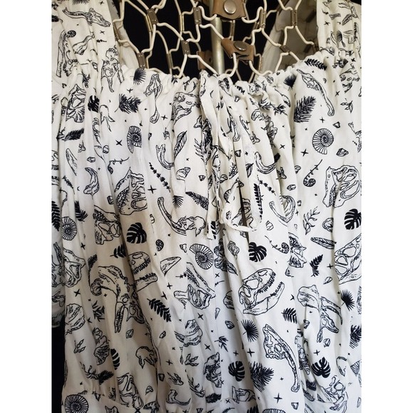 Hot Topic DRESS Size 2 XXL NWOT DINOSAUR FOSSIL Foliage EMPIRE MIDI Tie Front - Picture 3 of 9